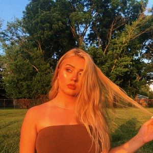 Meet your Posher, Cecelia